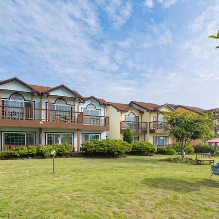 Jeju Time-Travel Pension Exterior photo