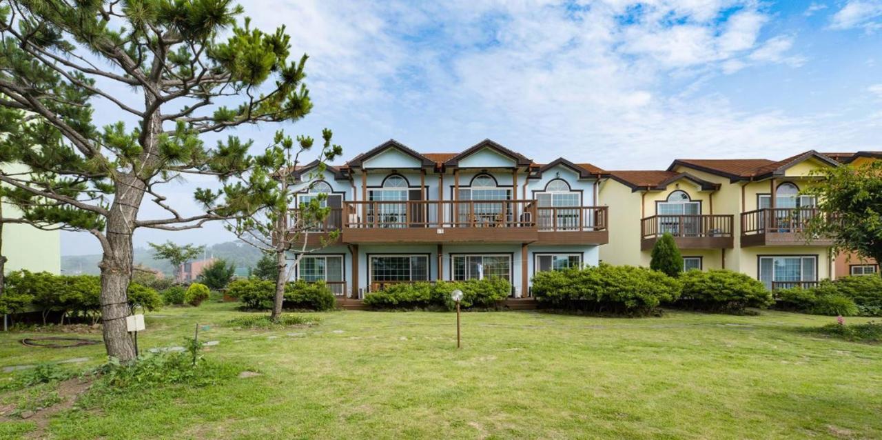 Jeju Time-Travel Pension Exterior photo