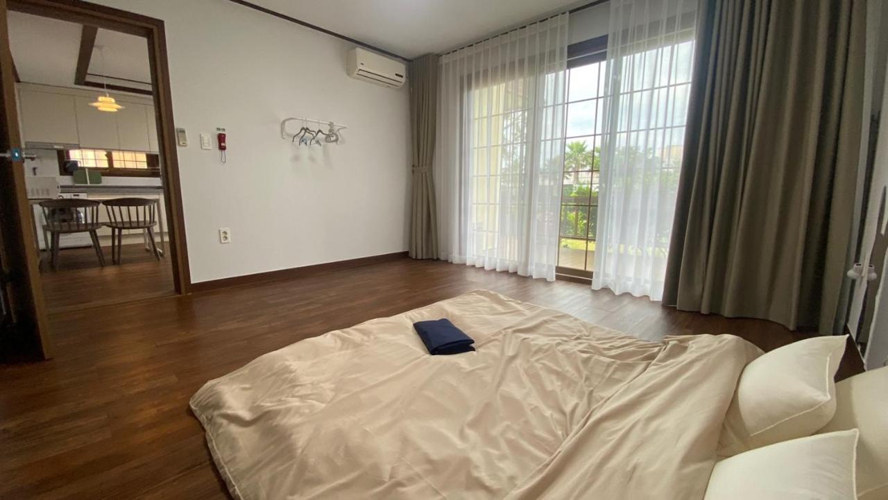 Jeju Time-Travel Pension Exterior photo